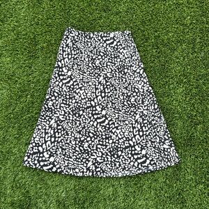 Women’s Size Medium Have Skirt